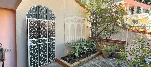 Квартира с 2 комнатами в Рапалло, Италия № 166001 18