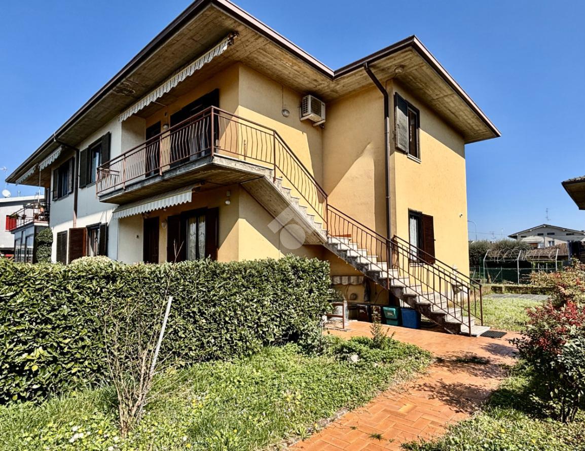 Apartamento de 4 habitaciónes en Castegnato, Italy No. 13735