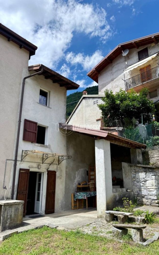 2 Schlafzimmer Haus in Tremezzina, Italy, Nr. 260677