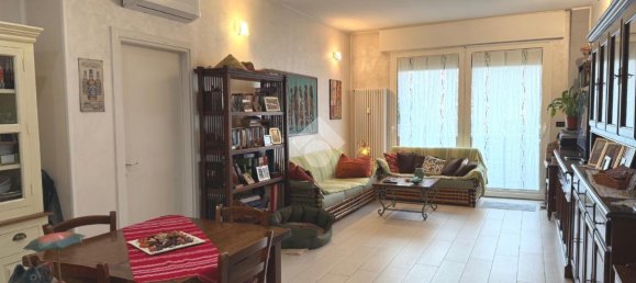 4-salle Appartement à Bologna, Italy No. 171716 3