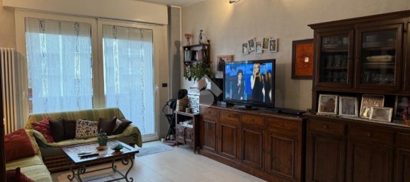 4-salle Appartement à Bologna, Italy No. 171716 6