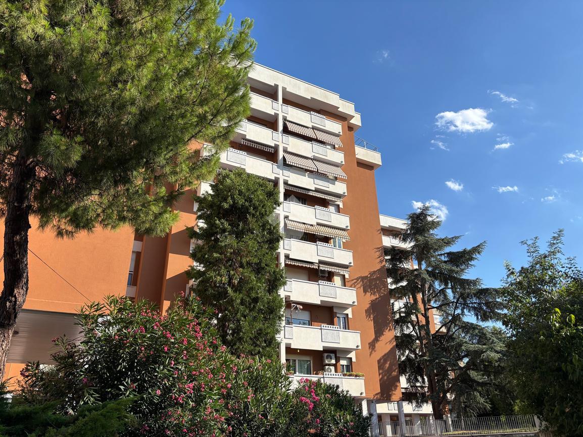 4-salle Appartement à Bologna, Italy No. 171716