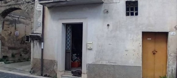 4 rooms House in Airola, Italy No. 262956 3