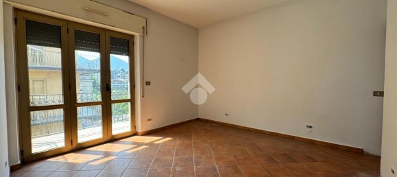 4 rooms Apartment in Avellino, Italy No. 128470 8