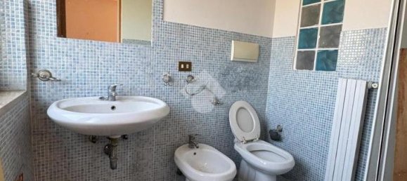 4 rooms Apartment in Avellino, Italy No. 128470 9