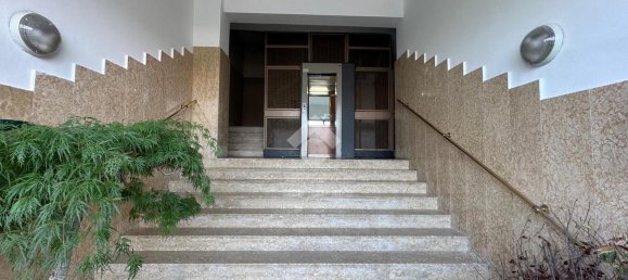4 rooms Apartment in Avellino, Italy No. 128470 2