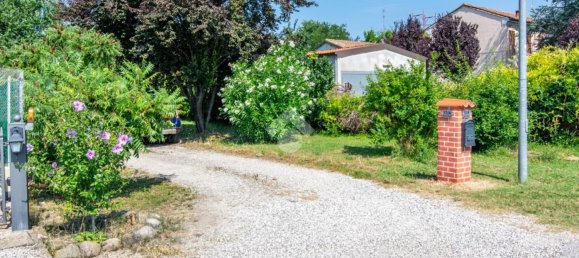 5 rooms House in Ferrara, Italy No. 213287 2