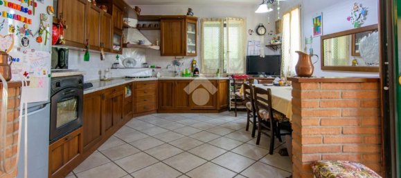 5 rooms House in Ferrara, Italy No. 213287 8