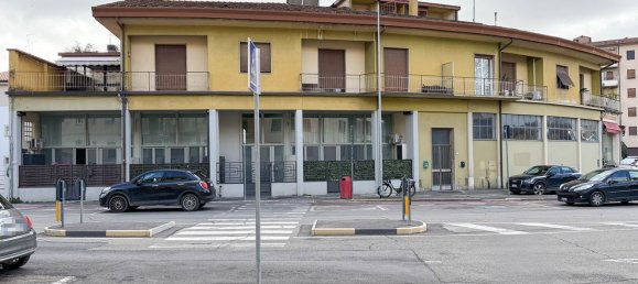 Квартира с 7 комнатами в Ареццо, Италия № 102913 20