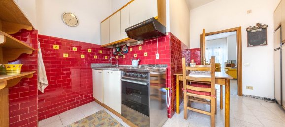 Квартира с 7 комнатами в Ареццо, Италия № 102913 5