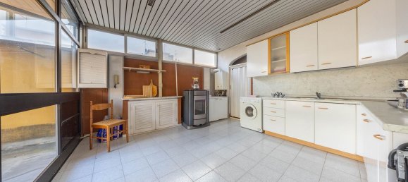 Квартира с 7 комнатами в Ареццо, Италия № 102913 16