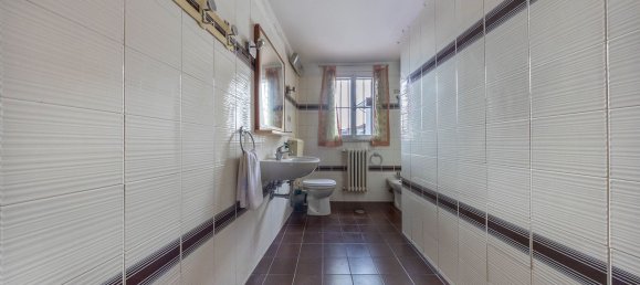 Квартира с 7 комнатами в Ареццо, Италия № 102913 19