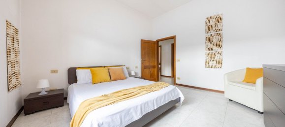 Квартира с 7 комнатами в Ареццо, Италия № 102913 12