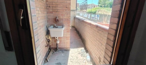 Apartamento de 6 dormitorios en Siena, Italy No. 380756 10