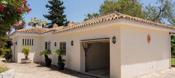 3 bedrooms Villa in Estepona, Spain No. 186119 11