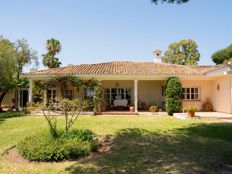 3 bedrooms Villa in Estepona, Spain No. 186119