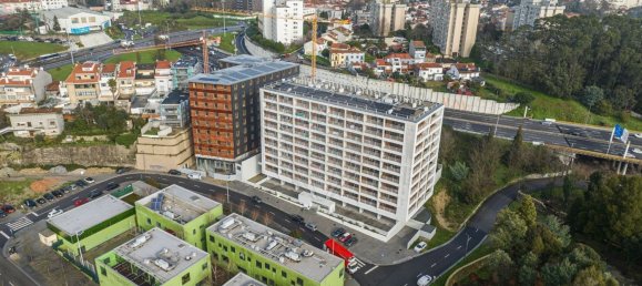 4 bedrooms Duplex in Porto, Portugal No. 140349 3