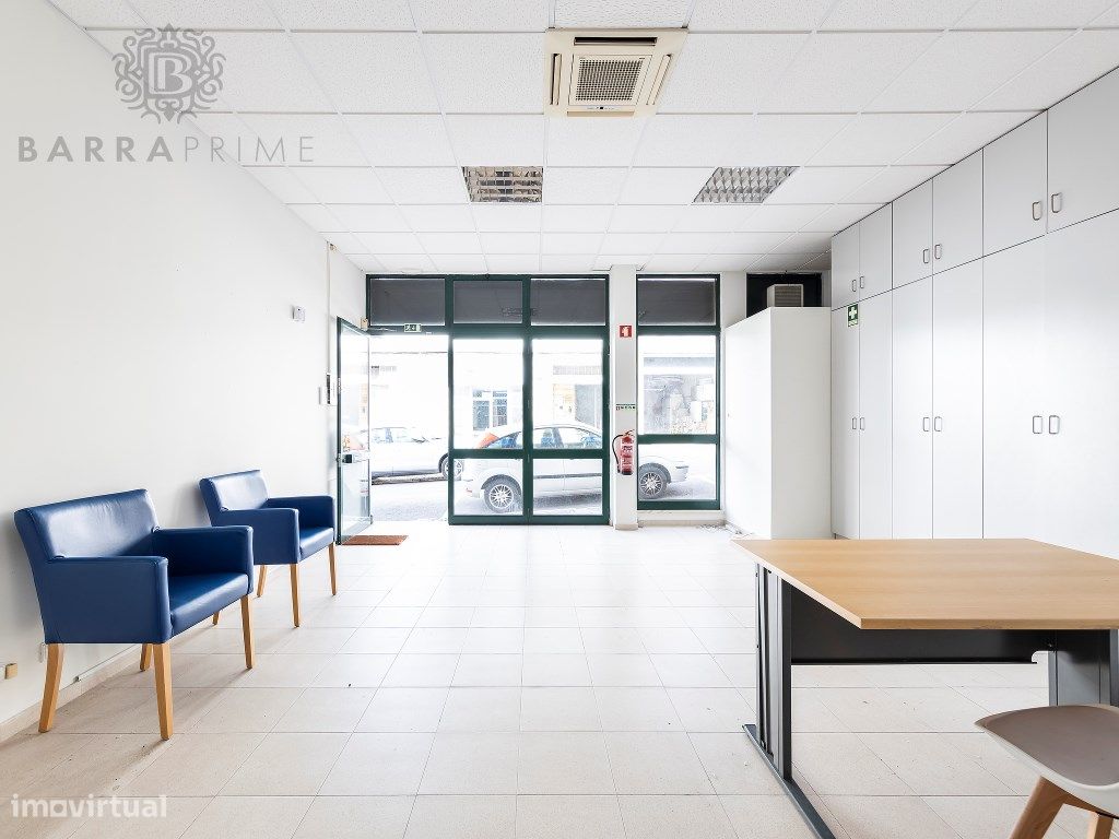 Propriété commerciale à Faro, Portugal 115m² No. 243567