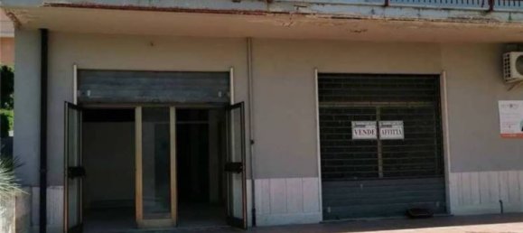 Propiedad comercial de 4 habitaciónes en Pontecorvo, Italy No. 116073 4