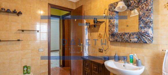 3 rooms Apartment in Palermo, Italy No. 160295 12