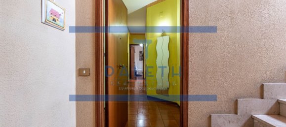 3 rooms Apartment in Palermo, Italy No. 160295 2
