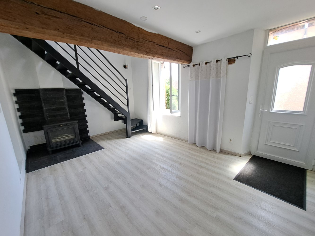 Adosado de 4 dormitorios en Thorigny-sur-Oreuse, France No. 283559