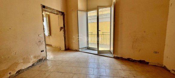 4 bedrooms Apartment in Naples, Italy No. 260100 9