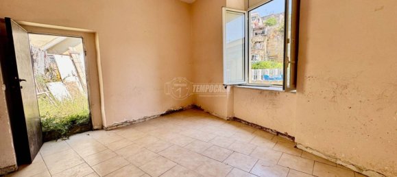 4 bedrooms Apartment in Naples, Italy No. 260100 5
