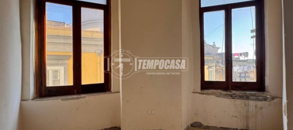 4 bedrooms Apartment in Naples, Italy No. 260100 2