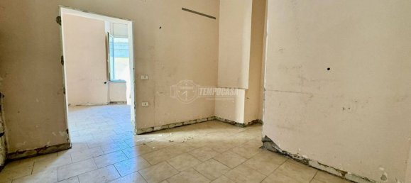 4 bedrooms Apartment in Naples, Italy No. 260100 15