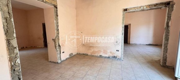 4 bedrooms Apartment in Naples, Italy No. 260100 13