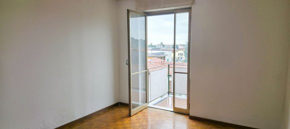 4 rooms Apartment in Carugo, Italy No. 333689 14