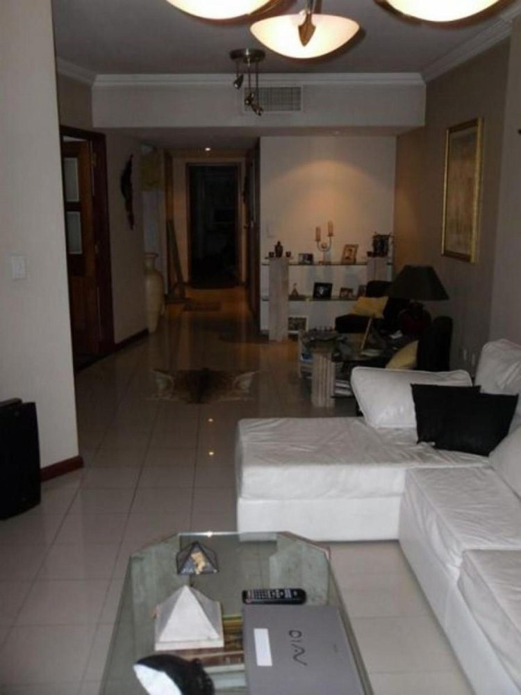 5 bedrooms Apartment in Esteban Echeverria, Argentina No. 4803