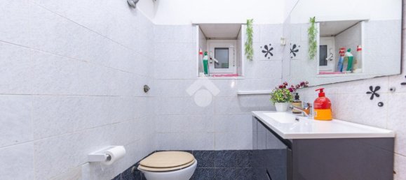 Здание с 8 комнатами в Гуидония Монтечельо, Италия № 110726 11