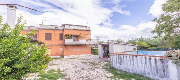 Здание с 8 комнатами в Гуидония Монтечельо, Италия № 110726 21