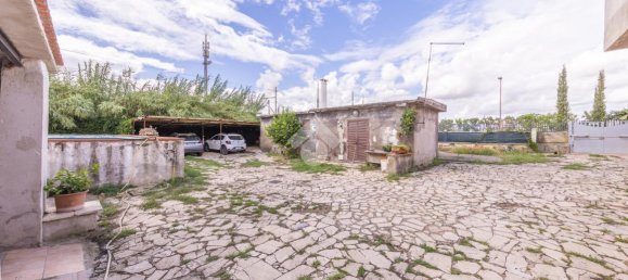 Здание с 8 комнатами в Гуидония Монтечельо, Италия № 110726 18