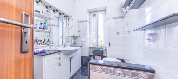 Здание с 8 комнатами в Гуидония Монтечельо, Италия № 110726 30