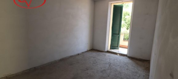 6 rooms House in Terranuova Bracciolini, Italy No. 231793 5