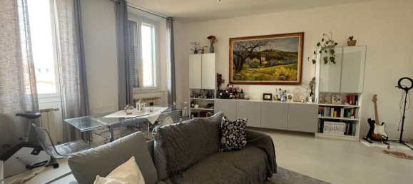 6 rooms Apartment in Livorno, Italy No. 268715 2