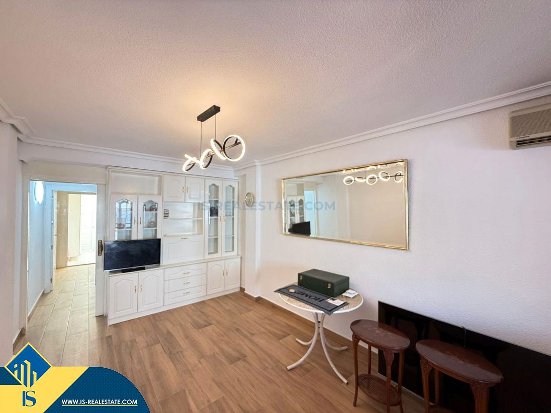 2 bedrooms Townhouse in Torrevieja, Spain No. 251000