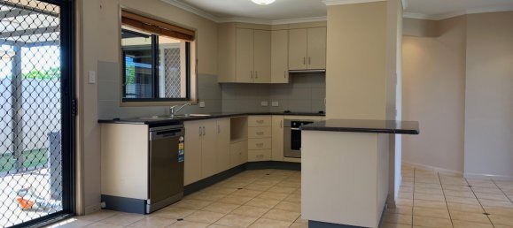 Apartamento de 3 dormitorios en Emerald, Australia No. 247 4