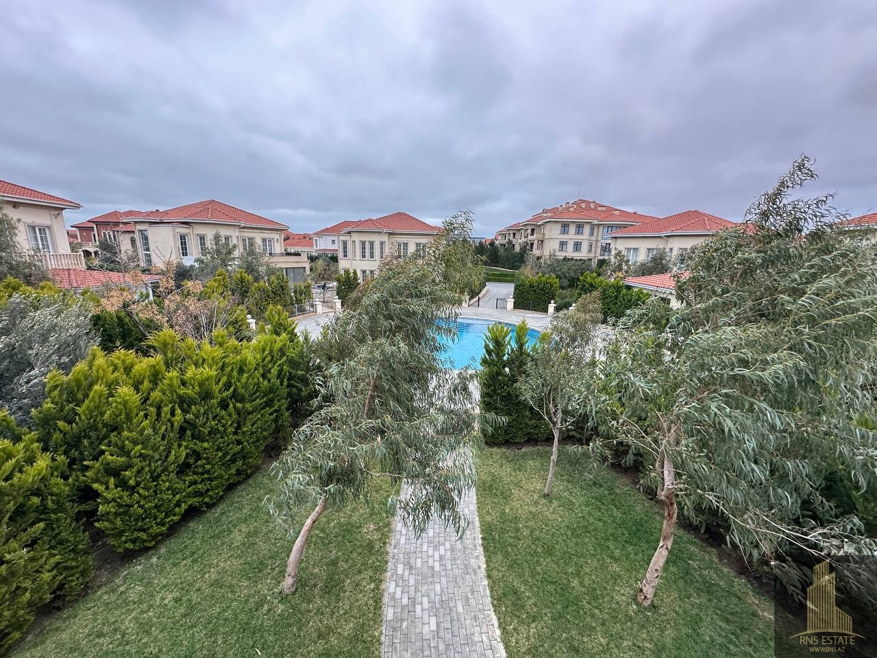 Вилла с 4 спальнями в Сабунчинский район, Азербайджан № 1169