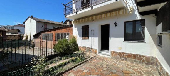 2 bedrooms Villa in Villarboit, Italy No. 297156 4