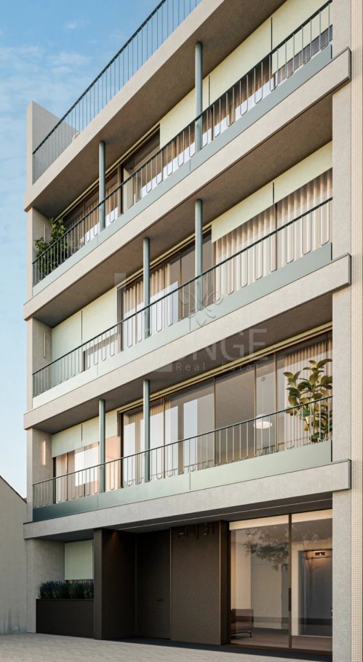 743m² Land in Vila Nova de Gaia, Portugal No. 82457