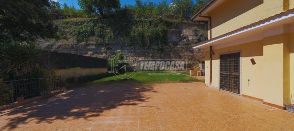 Villa de 5 divisões em Formello, Italy N.º 8035 54