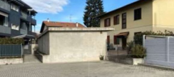 2 rooms Apartment in Oggiona con Santo Stefano, Italy No. 71104 6