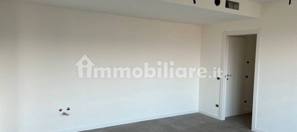 3 bedrooms Penthouse in Cesano Maderno, Italy No. 162121 19