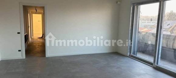 3 bedrooms Penthouse in Cesano Maderno, Italy No. 162121 3