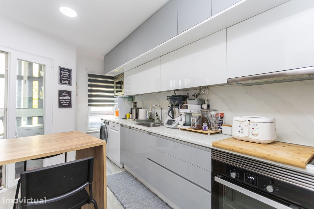 2 bedrooms Apartment in Barreiro, Portugal No. 340357