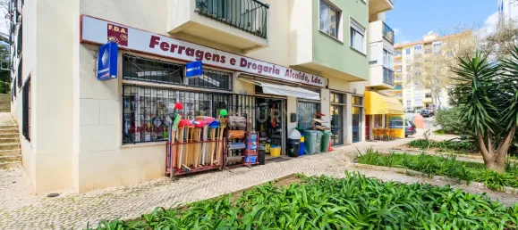 Propriété commerciale à Cascais, Portugal 180m² No. 89941 15